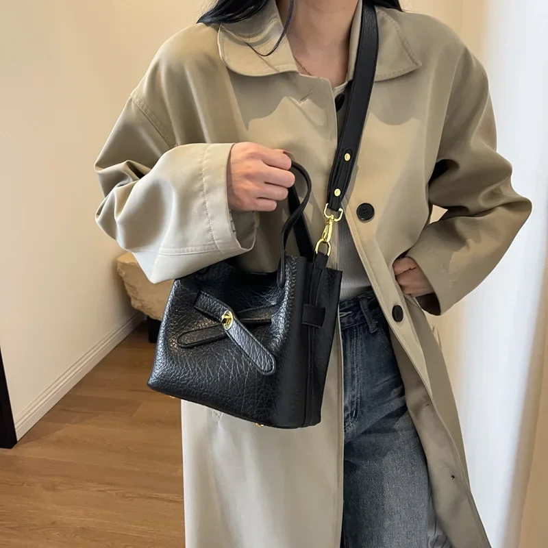 New Launch 2025: Women's Sophisticated New Retro Bag. Simple Bucket Messenger, Portable Premium for Mother & Child
New Launch 2025: Women's Sophisticated New Retro Bag. Simple Bucket Messenger, Portable Premium for Mother & Child