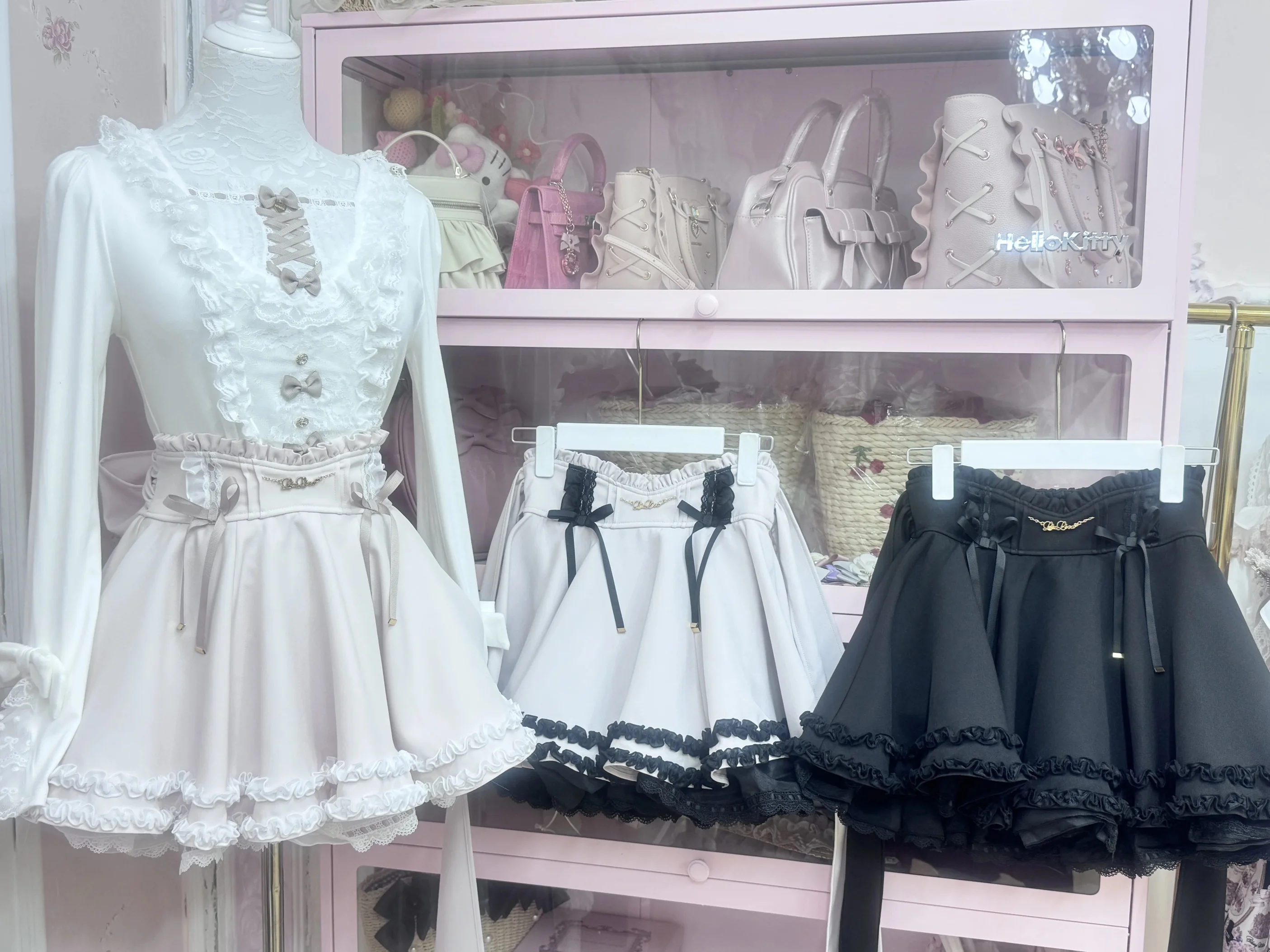 Floral Lace Trim Slimming High-waisted A-line Short Skirt Solid Color Lolita Japanese Style Casual Skirts for Women Summer
Floral Lace Trim Slimming High-waisted A-line Short Skirt Solid Color Lolita Japanese Style Casual Skirts for Women Summer