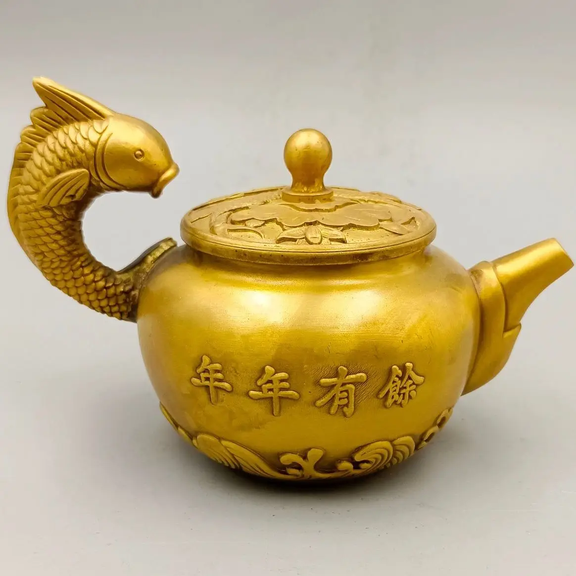collection of copper ware and copper ornaments, more than copper wine jugs every year, high-quality brass, antique, eleg
collection of copper ware and copper ornaments, more than copper wine jugs every year, high-quality brass, antique, eleg