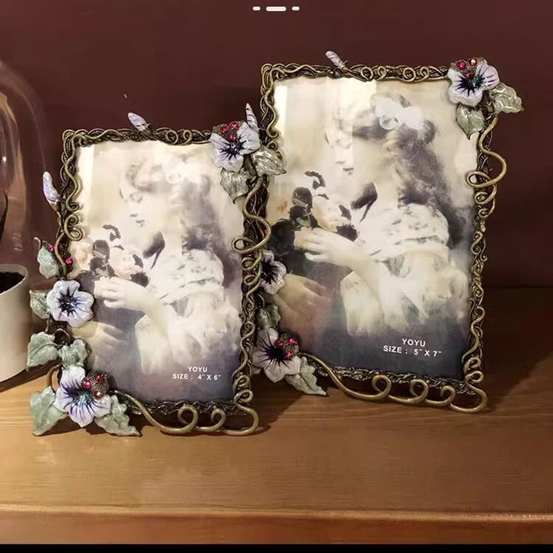 Europe While-Edged Decora 6/7-Inch Metal Poster Picture Frame Photo Card Holder For Living Room Decoration PF023
Europe While-Edged Decora 6/7-Inch Metal Poster Picture Frame Photo Card Holder For Living Room Decoration PF023
