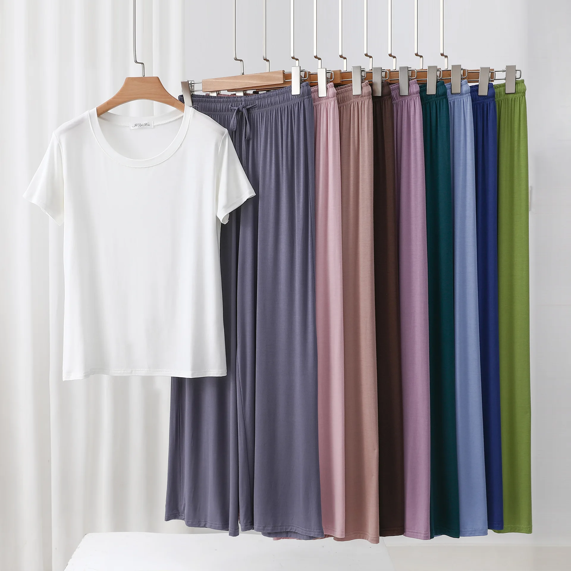 Modal O-Neck Tshirts and wide leg pants Ankle Length Summer Thin Pajamas sets Loose Homewear 2pcs suit comfort sleepwear
Modal O-Neck Tshirts and wide leg pants Ankle Length Summer Thin Pajamas sets Loose Homewear 2pcs suit comfort sleepwear