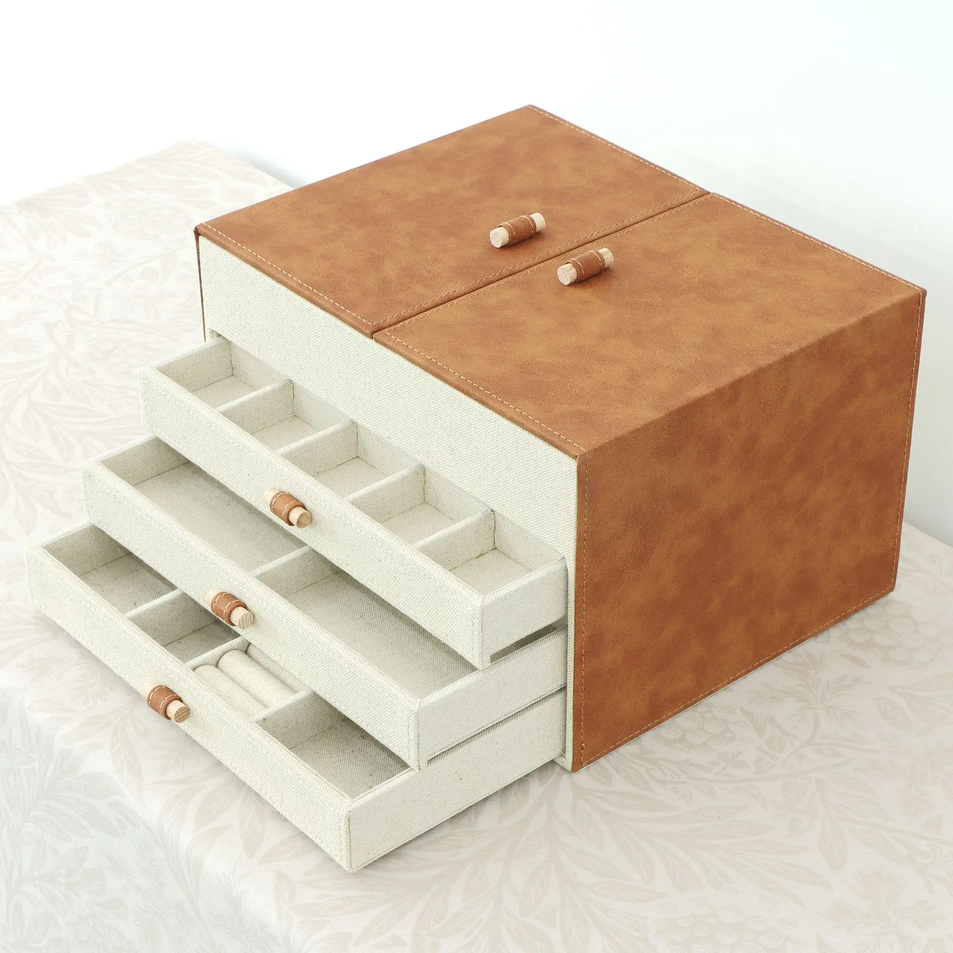 High end multifunctional jewelry box drawer style cosmetics storage earring jewelry integrated storage jewelry box
High end multifunctional jewelry box drawer style cosmetics storage earring jewelry integrated storage jewelry box