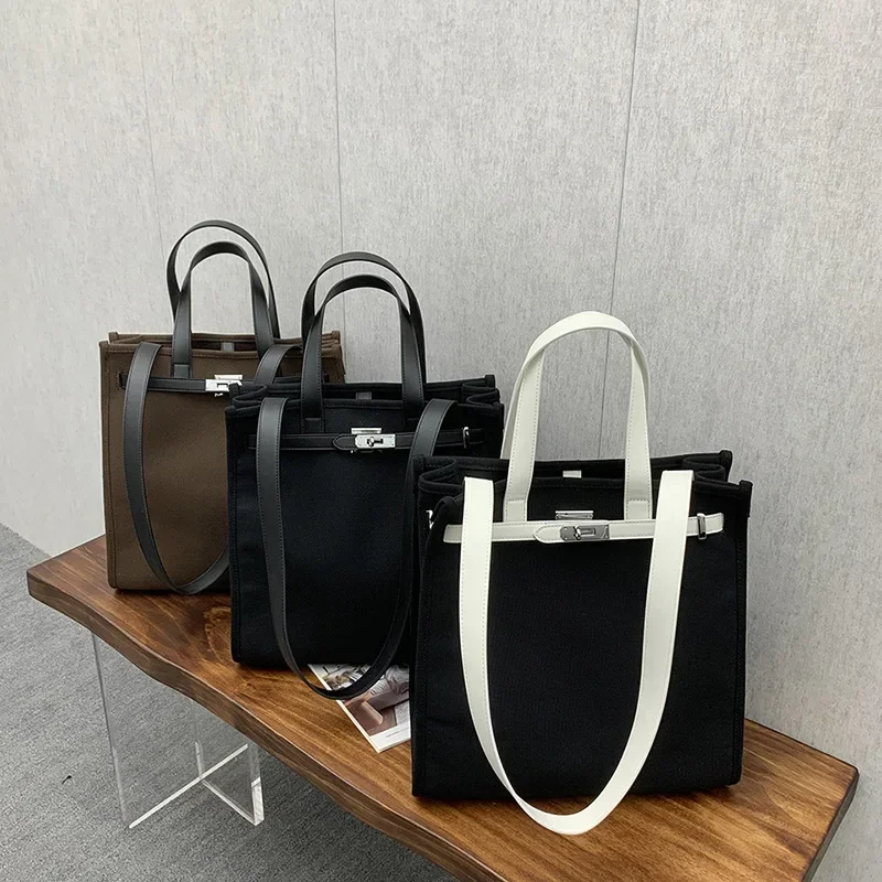 2025 Fashion Niche Large Capacity Tote Bag Women Spring New Simple Personality All Commuter Armpit Shoulder Bag
2025 Fashion Niche Large Capacity Tote Bag Women Spring New Simple Personality All Commuter Armpit Shoulder Bag