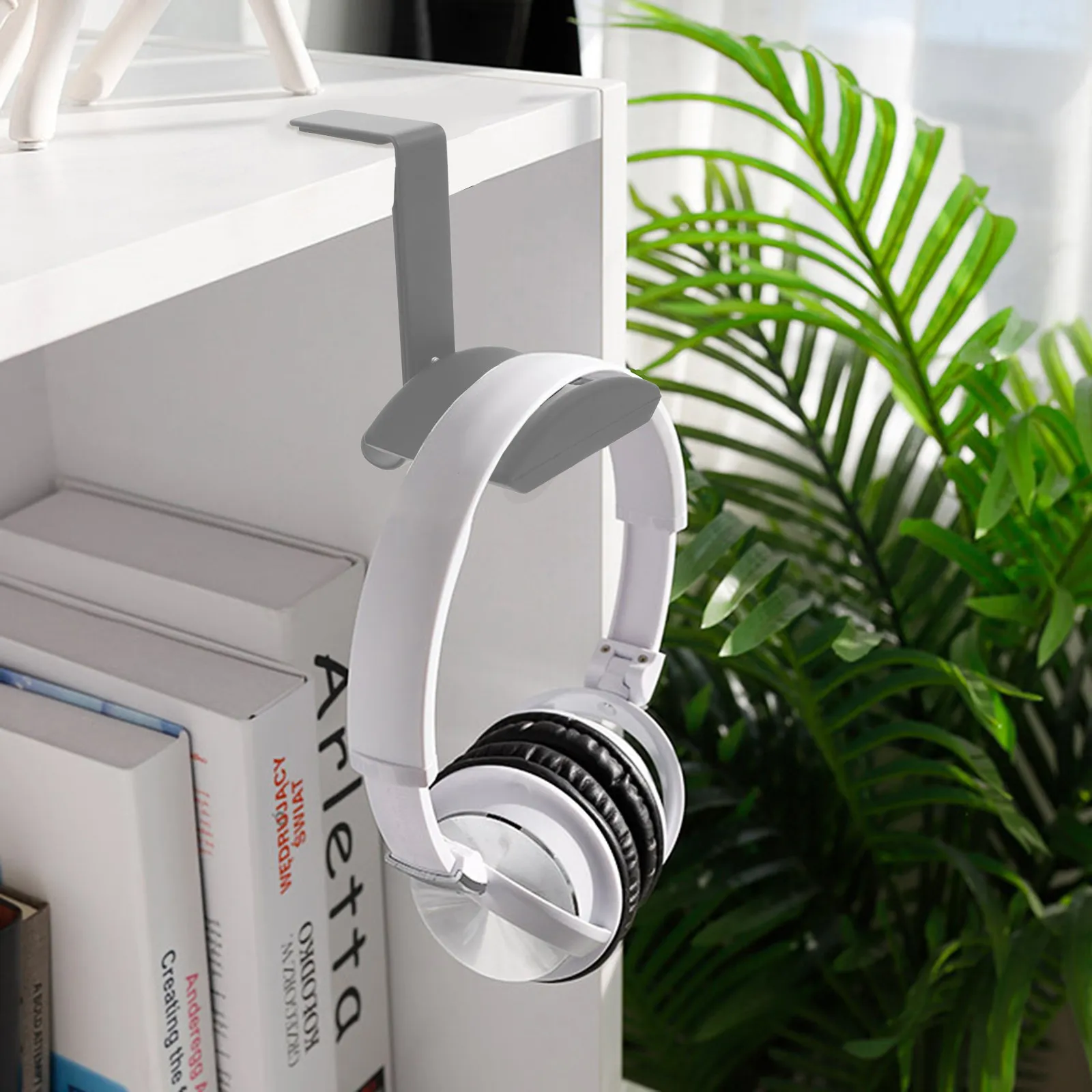 Heavy Duty Anodized Metal Headphone Rack Under Desk Clamp Hook Headset Holder with Curved PU Pad for Scratch Protection
Heavy Duty Anodized Metal Headphone Rack Under Desk Clamp Hook Headset Holder with Curved PU Pad for Scratch Protection