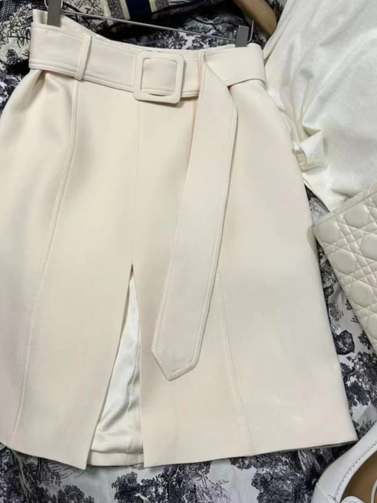 Ele High Waist A-Line Skirt with Belt Front Slit ort f Body Skirt Slimming Effect Summer Faion 25 Years Old W...
Ele High Waist A-Line Skirt with Belt Front Slit ort f Body Skirt Slimming Effect Summer Faion 25 Years Old W...