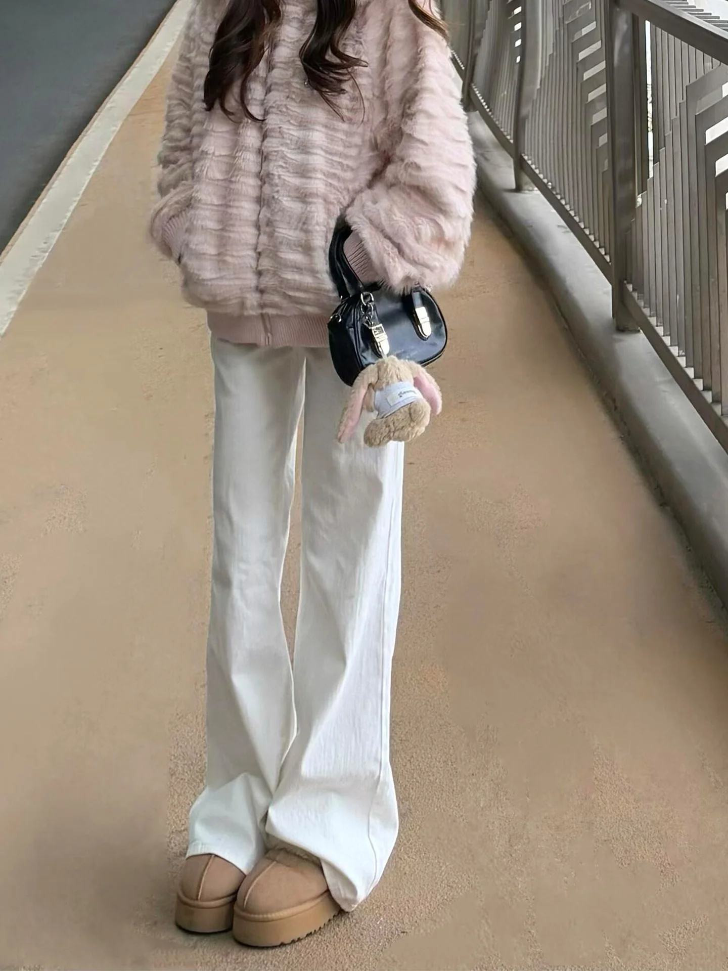 Утягивающие широкие джинсы с высокой талией, женские зимние новые прямые джинсовые брюки с американской талией, брюки длиной до пола
Утягивающие широкие джинсы с высокой талией, женские зимние новые прямые джинсовые брюки с американской талией, брюки длиной до пола