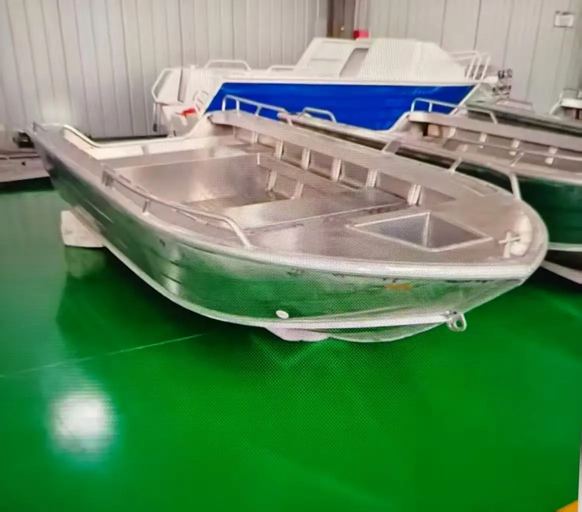Fiberglass sailboat with outboard engine 360 cm long small fishing boat
Fiberglass sailboat with outboard engine 360 cm long small fishing boat