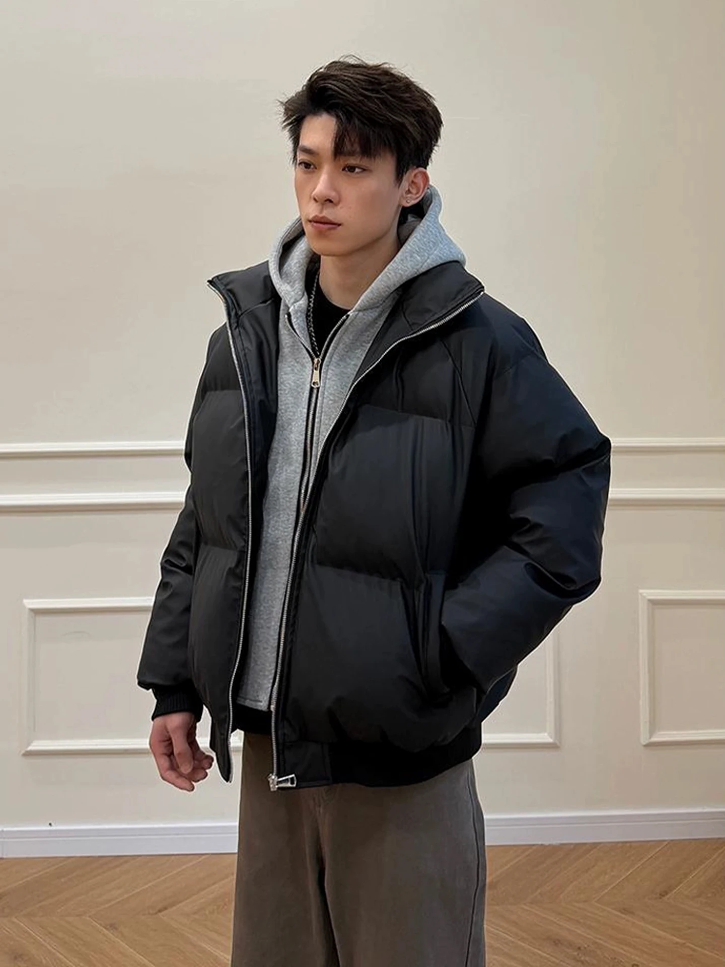 Bla American Sle PU Leather Cotton Jaet Men's Winter Thiened Patchwork Hooded ort Cotton Coat Youth Faion
Bla American Sle PU Leather Cotton Jaet Men's Winter Thiened Patchwork Hooded ort Cotton Coat Youth Faion