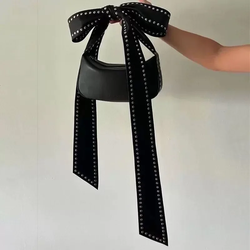 Bolsos Mujer на шнуровке с бантом на молнии и заклепками, дизайнерская ручная сумка, женская уличная одежда, сумки через плечо для женщин, панк Bolsas
Bolsos Mujer на шнуровке с бантом на молнии и заклепками, дизайнерская ручная сумка, женская уличная одежда, сумки через плечо для женщин, панк Bolsas