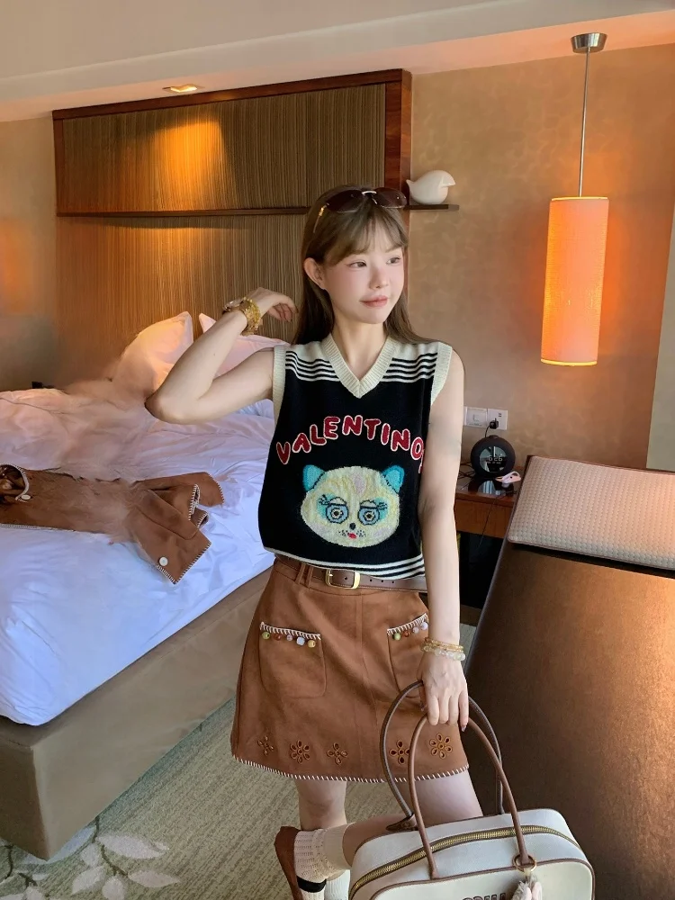 Женский шерстяной жилет Cheerioaban QQ Aioo с вышивкой, для носки как самостоятельный элемент или в многослойных образах, модный, для повседневной носки, без рукавов
Женский шерстяной жилет Cheerioaban QQ Aioo с вышивкой, для носки как самостоятельный элемент или в многослойных образах, модный, для повседневной носки, без рукавов