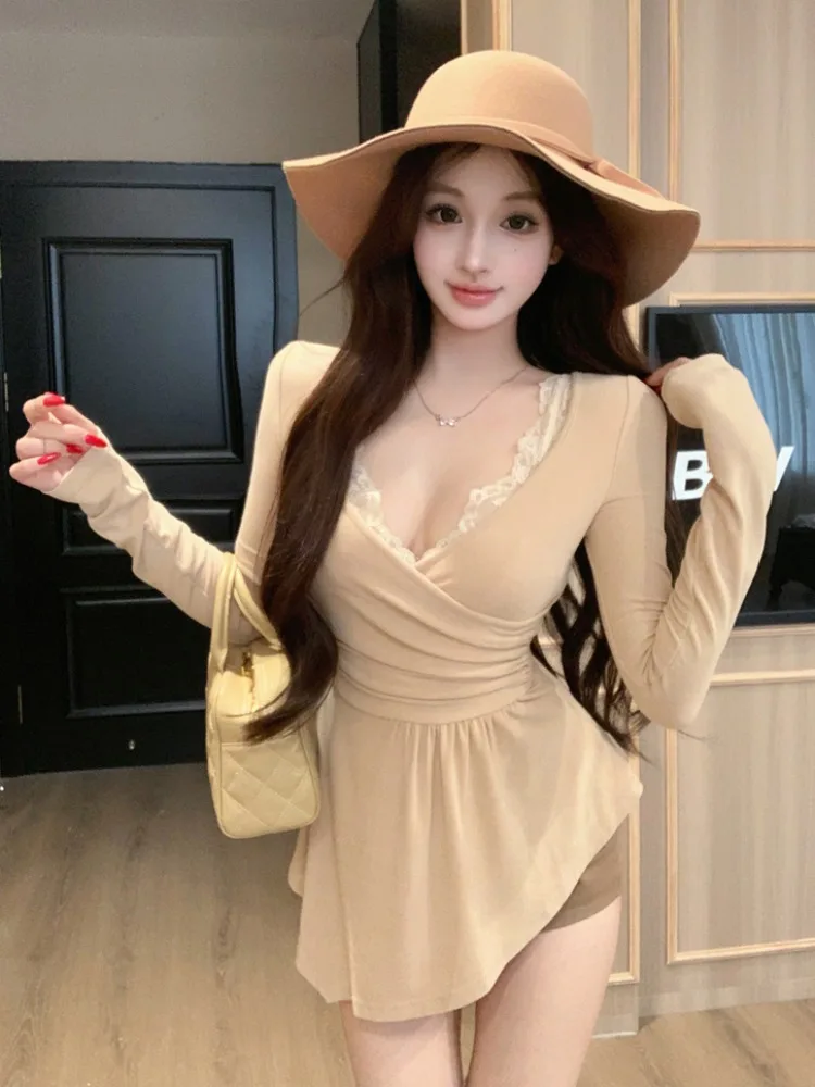 Sexy V-neck Lace Splice Long Sleeve Base Shirt Women's Autumn Winter New Waist-cinching Slimming Inner Wear T-shirt
Sexy V-neck Lace Splice Long Sleeve Base Shirt Women's Autumn Winter New Waist-cinching Slimming Inner Wear T-shirt