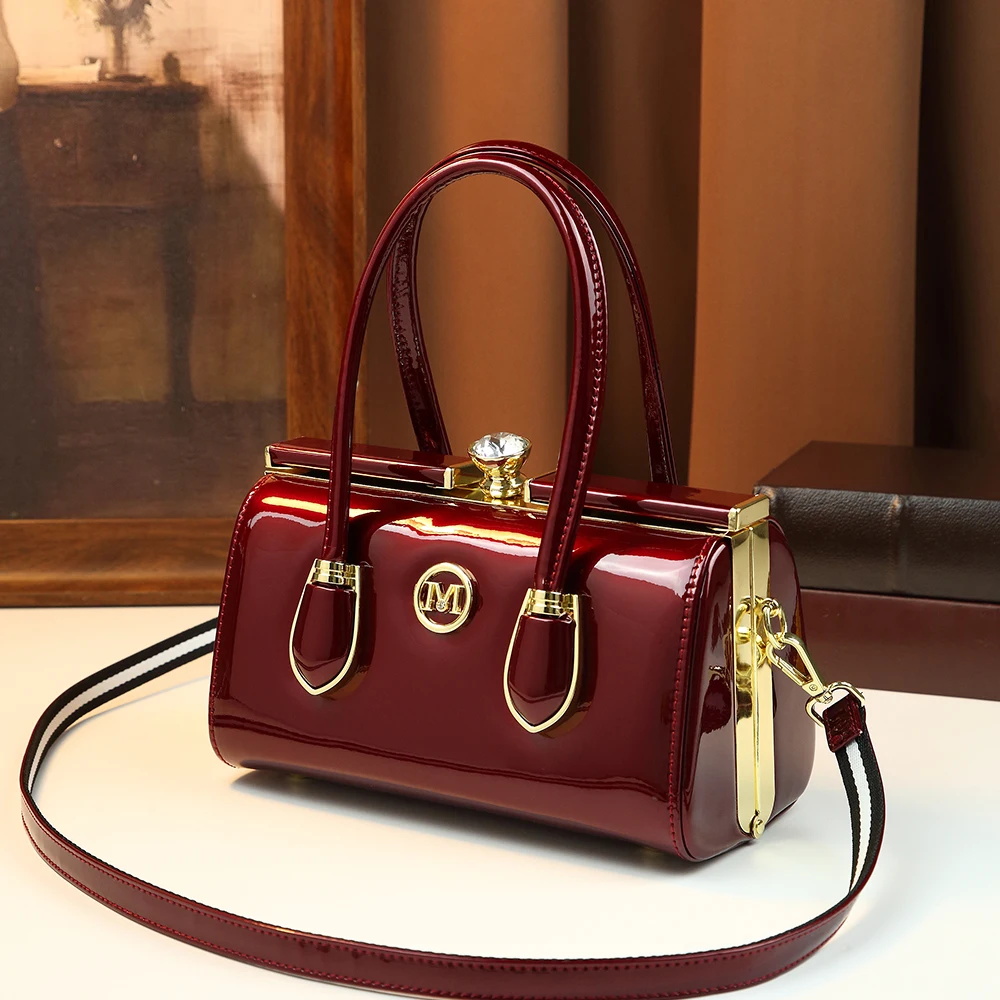 Handbags for Women 2026 Vintage Glossy Shoulder Bag Designer Burgundy Doctor Bag Elegant Crystal Clasp Crossbody Bag
Handbags for Women 2026 Vintage Glossy Shoulder Bag Designer Burgundy Doctor Bag Elegant Crystal Clasp Crossbody Bag