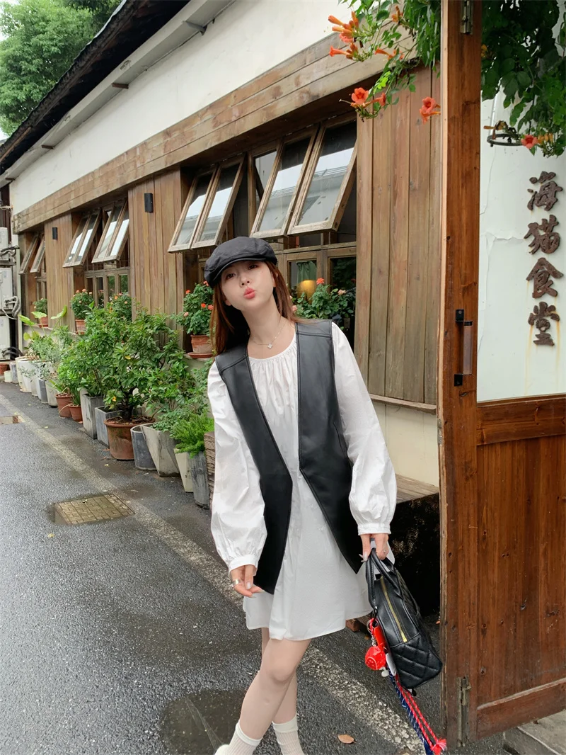 Korean Fashion Autumn New Women Two Piece Sets Casual O Neck Long Sleeve High Waist A Line White Dress + Black Vest Coats Sets
Korean Fashion Autumn New Women Two Piece Sets Casual O Neck Long Sleeve High Waist A Line White Dress + Black Vest Coats Sets