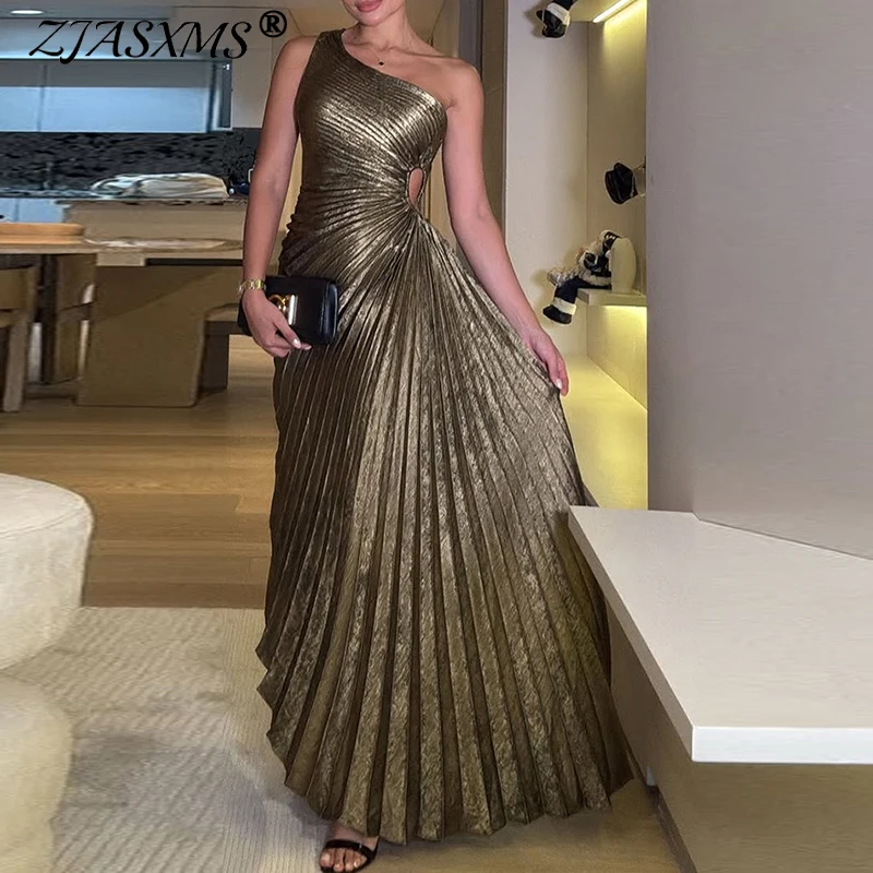 Golden Sexy Skew Collar Pleated Dresses Woman Spring Backless Hollow Party Dress Summer One Shoulder Sleeveless Long Maxi Dress
Golden Sexy Skew Collar Pleated Dresses Woman Spring Backless Hollow Party Dress Summer One Shoulder Sleeveless Long Maxi Dress