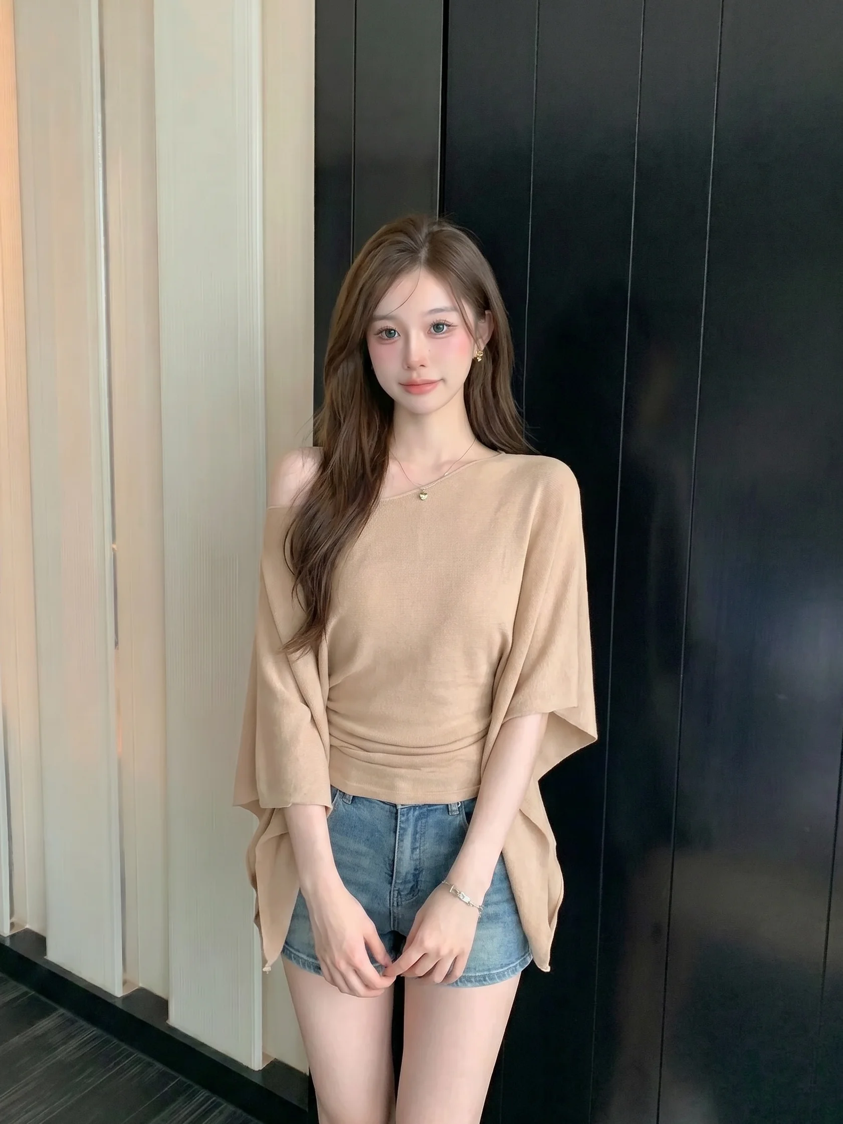 Lazy Style Batwing Sleeve Knitted Top Women Summer Irregular Loose High End Feeling Elegance Shoulder off Top
Lazy Style Batwing Sleeve Knitted Top Women Summer Irregular Loose High End Feeling Elegance Shoulder off Top