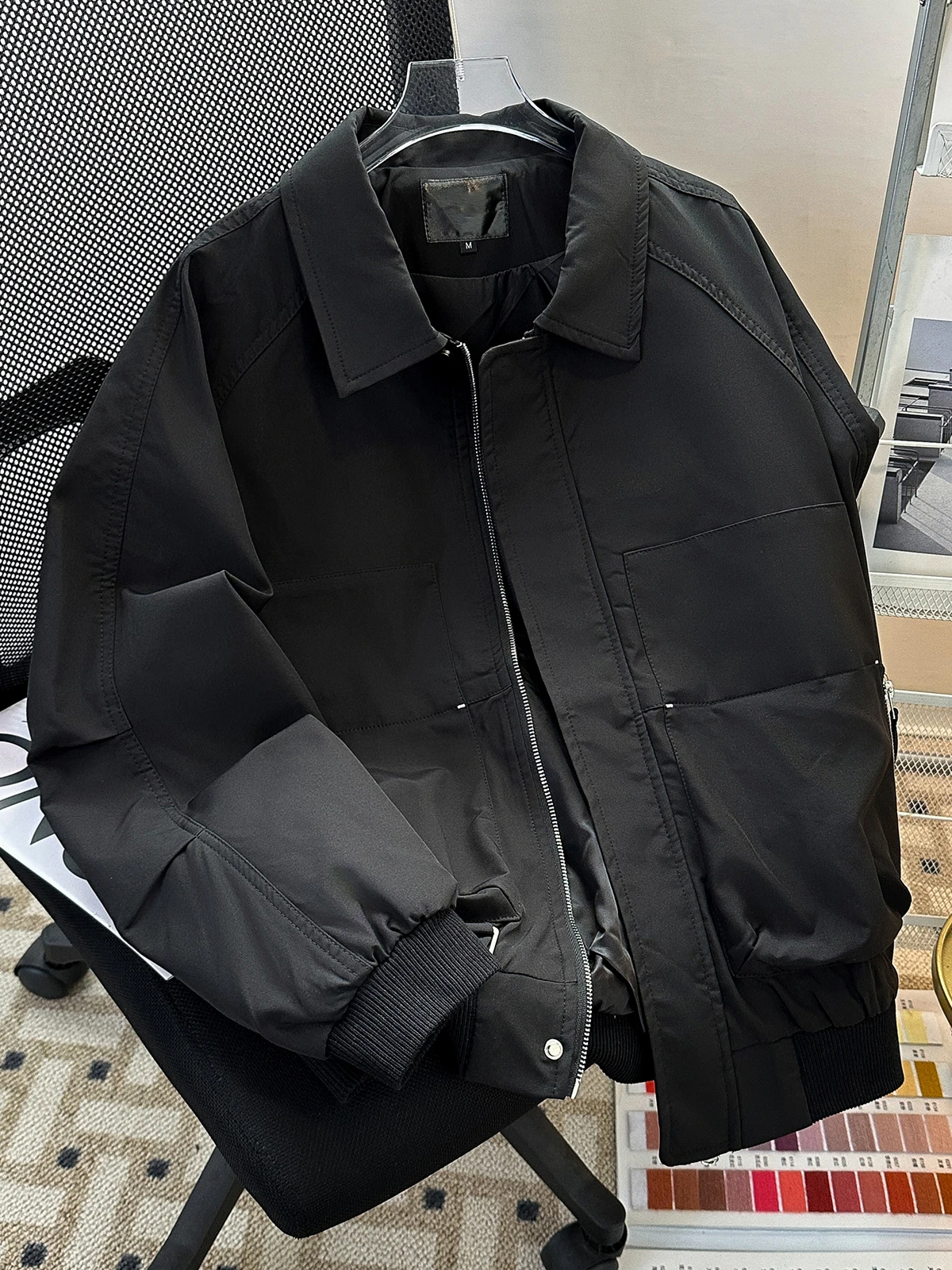 Spring Autumn Men's Workwear Jaet American Retro Casual High Street Versatile Cool Motorcycle Trendy Coat Zipper Decoration
Spring Autumn Men's Workwear Jaet American Retro Casual High Street Versatile Cool Motorcycle Trendy Coat Zipper Decoration