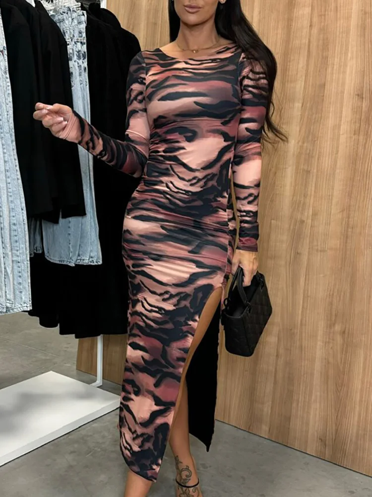Drauuing Femme Printed Sexy Irregular Slit Dress O Neck Backless Hollow Out Skinny Dress Women Long Sleeve Slim Party Club Dress
Drauuing Femme Printed Sexy Irregular Slit Dress O Neck Backless Hollow Out Skinny Dress Women Long Sleeve Slim Party Club Dress