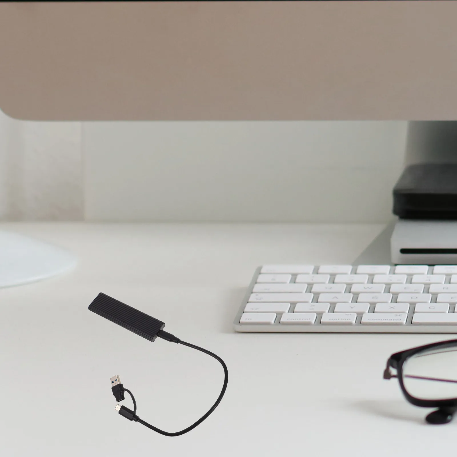 1Set Nvme SSD Enclosure Dual Protocol Solid State Drive Case USB Type-C 3.1 External SSD Adapter Fast Transfer
1Set Nvme SSD Enclosure Dual Protocol Solid State Drive Case USB Type-C 3.1 External SSD Adapter Fast Transfer