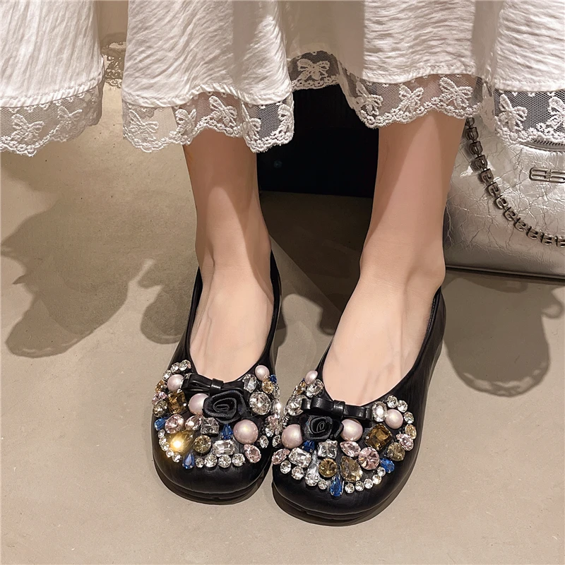 Women's soft-soled round-toe single shoes, gentle style, with rhinestones, shallow mouth, flat-soled bean shoes, ballet flats
Women's soft-soled round-toe single shoes, gentle style, with rhinestones, shallow mouth, flat-soled bean shoes, ballet flats