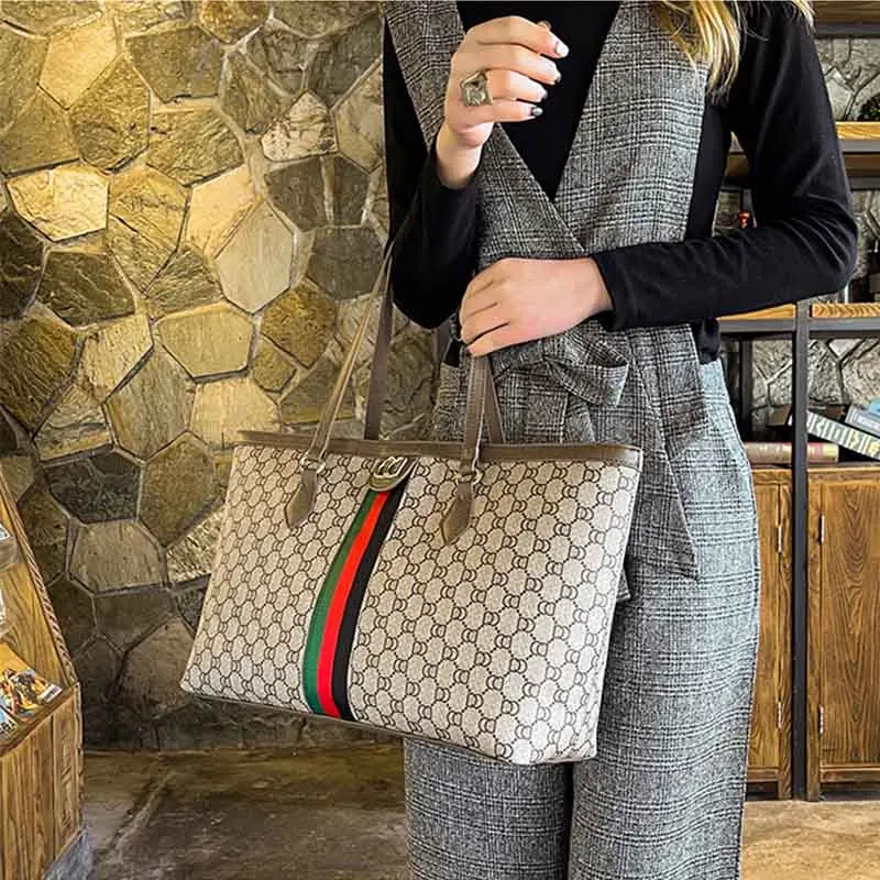 2025 Large-capacity Mommy Tote bag, a retro and high-end texture single-shoulder hand-held tote bag
2025 Large-capacity Mommy Tote bag, a retro and high-end texture single-shoulder hand-held tote bag