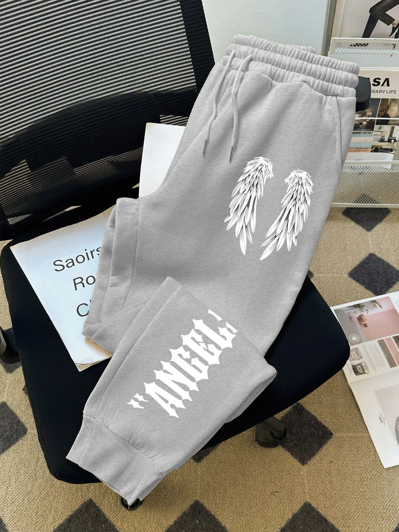 Мужские повседневные спортивные штаны с принтом греческого ключа и ангела, свободные спортивные спортивные штаны, удобные брюки в уличном стиле Y2K
Мужские повседневные спортивные штаны с принтом греческого ключа и ангела, свободные спортивные спортивные штаны, удобные брюки в уличном стиле Y2K