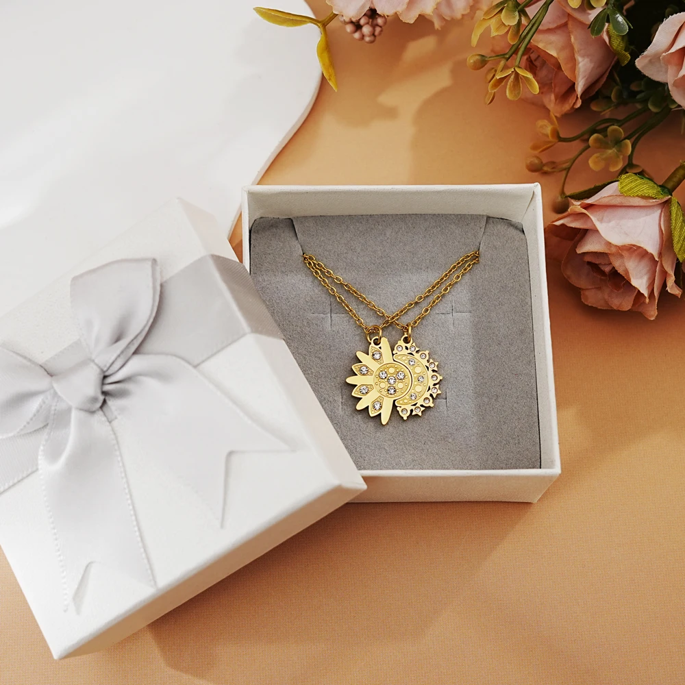 Beautiful Necklace with Opal Inlayed Sun Moon Pendant Dainty Collarbone Chain Fashionable Sun Moon Neck Jewelry Ornament
Beautiful Necklace with Opal Inlayed Sun Moon Pendant Dainty Collarbone Chain Fashionable Sun Moon Neck Jewelry Ornament