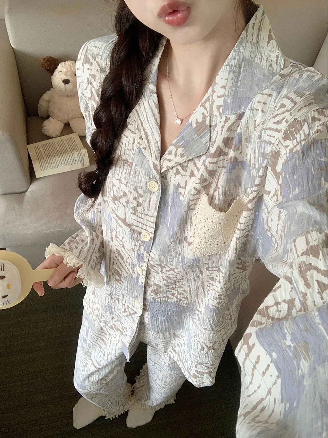 New Chinese Style Retro High-End Women's Sleepwear Long Sleeve Home Clothes Set Spring Autumn 2025 New Outwear Suitable for O...
New Chinese Style Retro High-End Women's Sleepwear Long Sleeve Home Clothes Set Spring Autumn 2025 New Outwear Suitable for O...