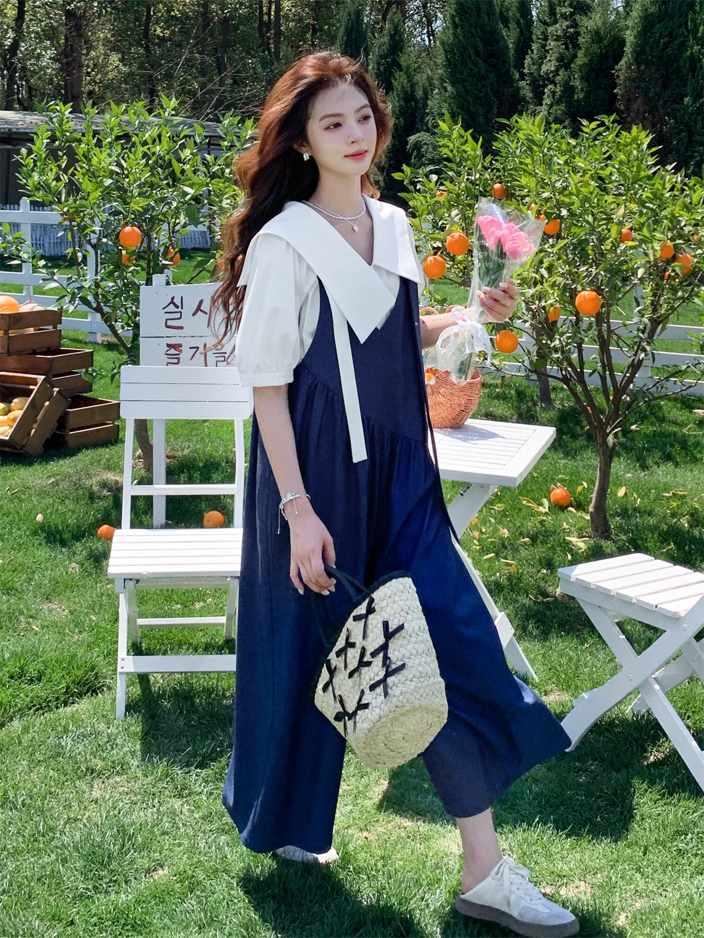 Синие джинсовые комбинезоны, женские утягивающие модные уникальные красивые летние комбинезоны с высокой талией, новинка 202, цельные брюки против старения
Синие джинсовые комбинезоны, женские утягивающие модные уникальные красивые летние комбинезоны с высокой талией, новинка 202, цельные брюки против старения