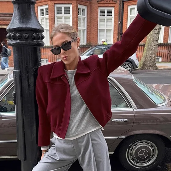 Женская куртка KIDCRKJ бордового цвета с отложным воротником, на молнии, с панелями, в стиле оверсайз, для повседневной носки, в стиле High Street
Женская куртка KIDCRKJ бордового цвета с отложным воротником, на молнии, с панелями, в стиле оверсайз, для повседневной носки, в стиле High Street