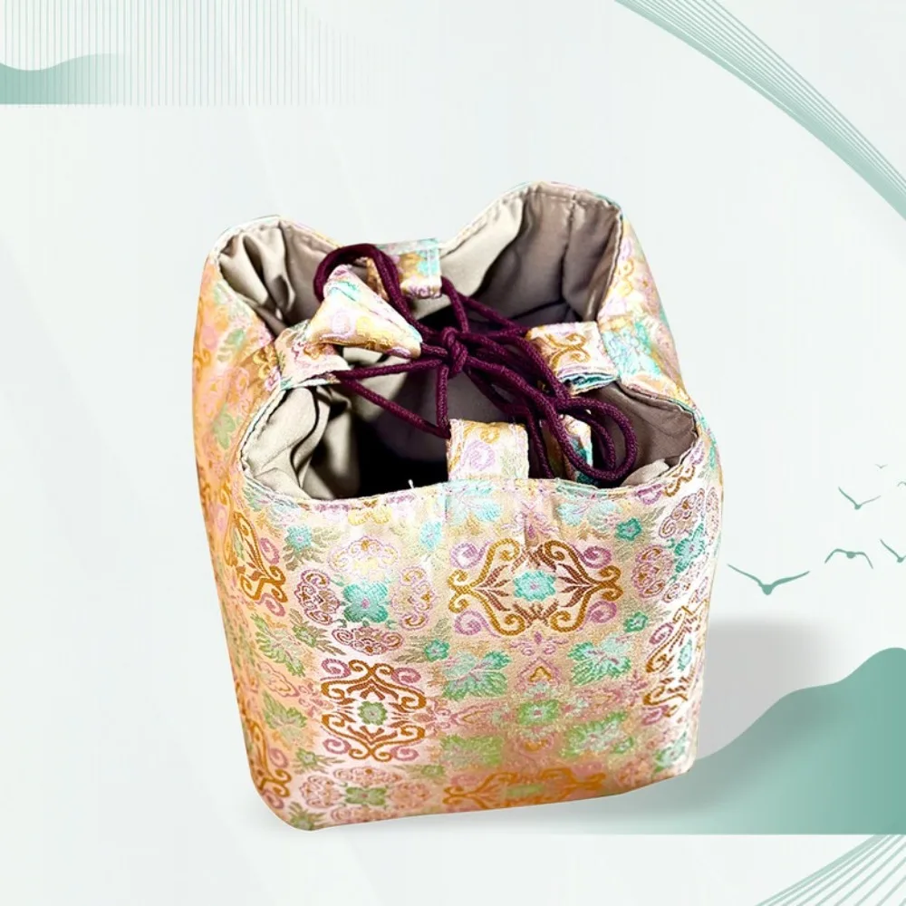 Chinese Style Tea Set Organizer Bag Embroidered Breakage-proof Teacup Drawstring Cloth Pouch Tea Ceremony Accessories Portable
Chinese Style Tea Set Organizer Bag Embroidered Breakage-proof Teacup Drawstring Cloth Pouch Tea Ceremony Accessories Portable