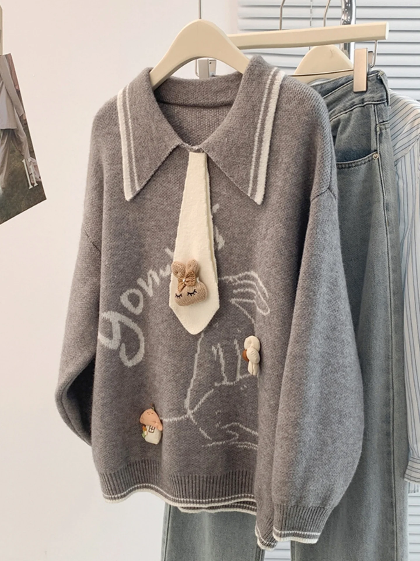 Women's Neck Knitted Sweater Cartoon Decoration Large Size Fashionable School Style Mid-Length Casual Comfortable Fit
Women's Neck Knitted Sweater Cartoon Decoration Large Size Fashionable School Style Mid-Length Casual Comfortable Fit