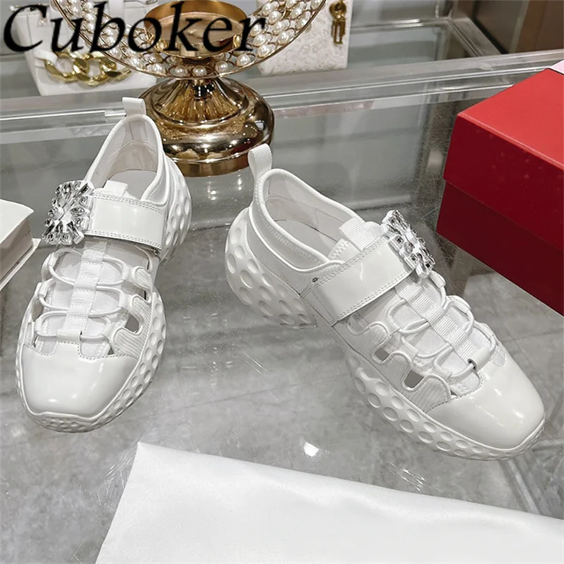 2024 Summer Black White Hollow Out Causal Sneakers Women Designer Crystal Buckle Breathable Flat Shoes Comfort Walking Shoes
2024 Summer Black White Hollow Out Causal Sneakers Women Designer Crystal Buckle Breathable Flat Shoes Comfort Walking Shoes