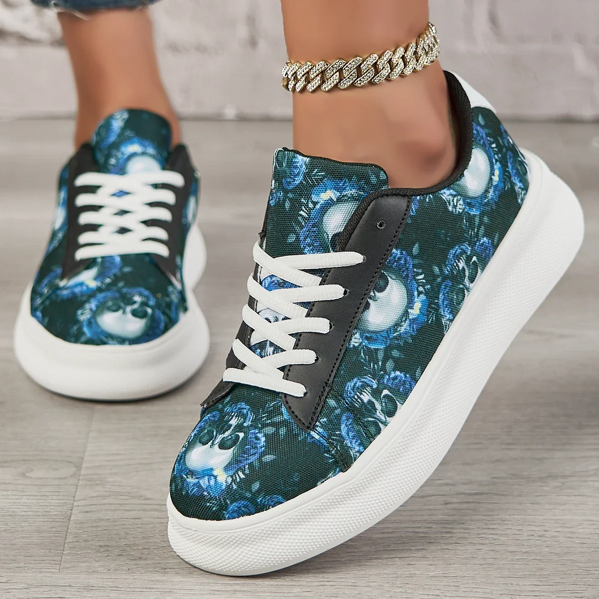 New Personalized Design Skull Head Casual Sports Shoes for Men and Women, Fashionable and Versatile Outdoor Couple Board Shoes
New Personalized Design Skull Head Casual Sports Shoes for Men and Women, Fashionable and Versatile Outdoor Couple Board Shoes
