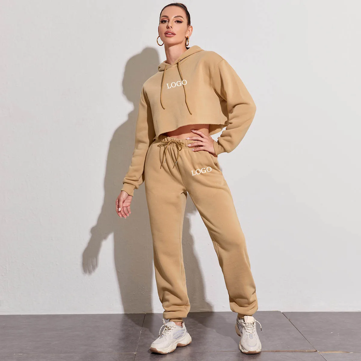 Customized logo autumn/winter short style plush hoodie set for women's fashion fashion, women's exposed navel thickened jacket
Customized logo autumn/winter short style plush hoodie set for women's fashion fashion, women's exposed navel thickened jacket