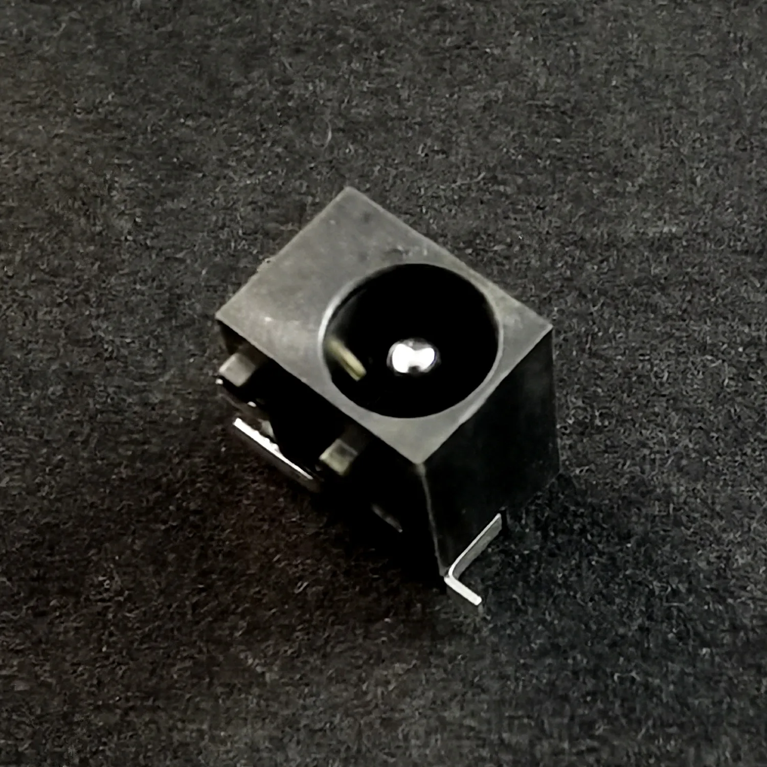 DC044 5.5*2.1mm DC Power Supply Socket Interface DC-044 3Pin SMT For Arduino Etc Small Space Electronics
DC044 5.5*2.1mm DC Power Supply Socket Interface DC-044 3Pin SMT For Arduino Etc Small Space Electronics