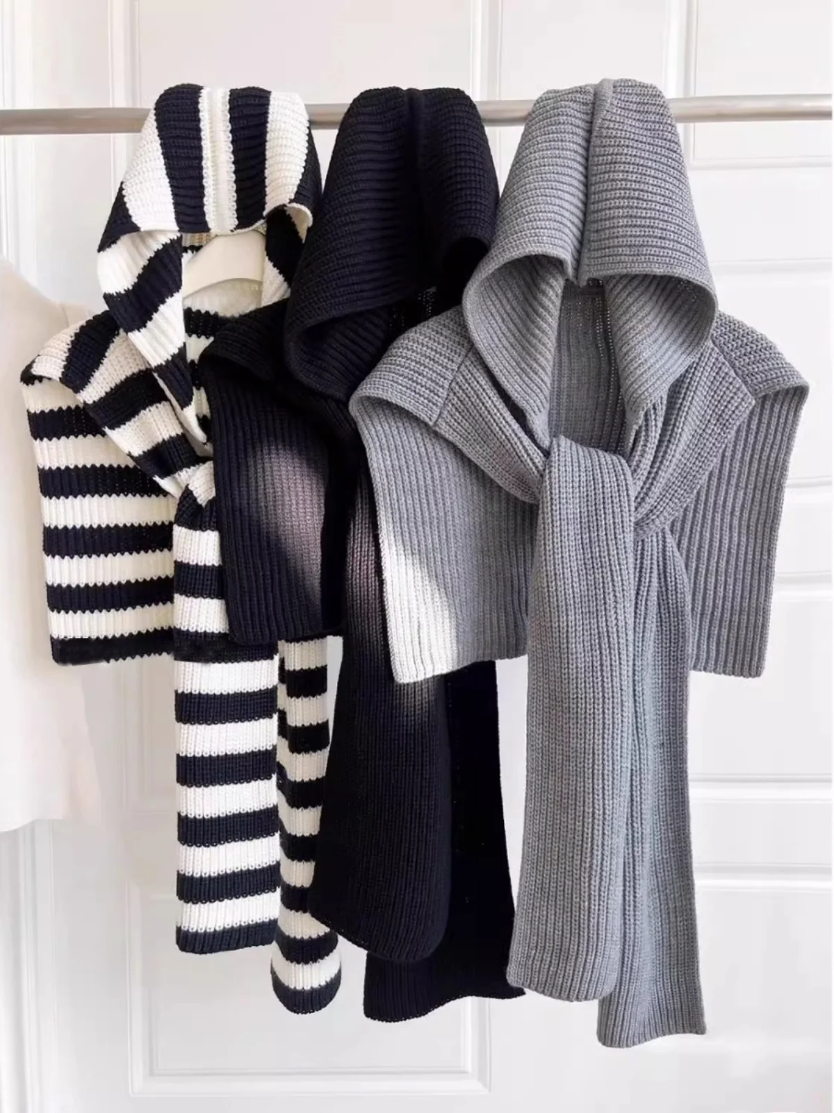 Women's Knitted Hat Scarf awl Combo Stripe Design Autumn Winter Warm Ne Protection One-Size-Fits-All Korean Sle Scarf
Women's Knitted Hat Scarf awl Combo Stripe Design Autumn Winter Warm Ne Protection One-Size-Fits-All Korean Sle Scarf