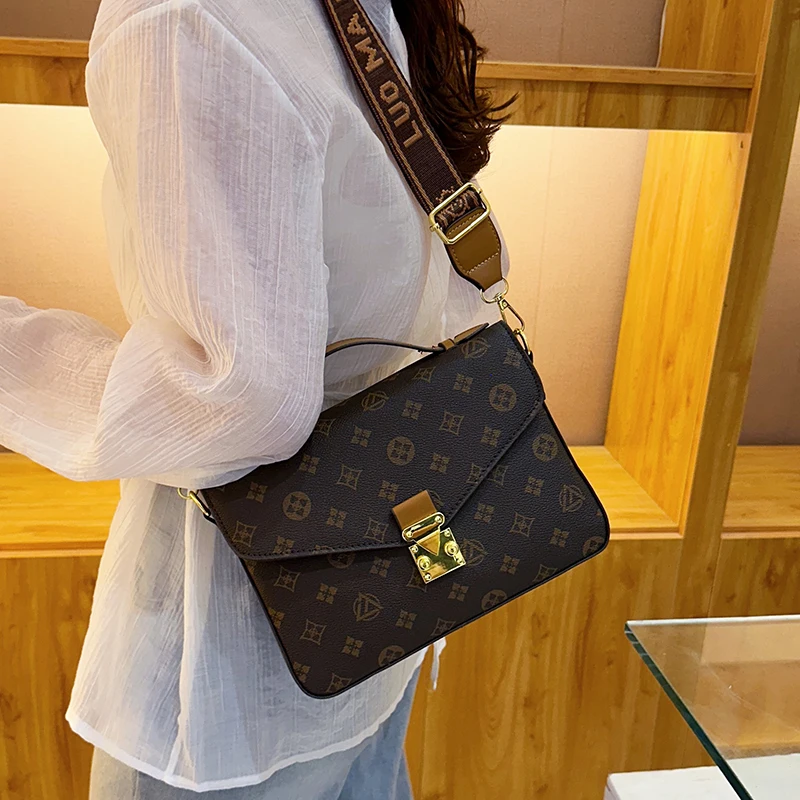 Женская сумка через плечо из натуральной кожи, модная сумка через плечо от известного дизайнера, элегантные роскошные сумки
Женская сумка через плечо из натуральной кожи, модная сумка через плечо от известного дизайнера, элегантные роскошные сумки