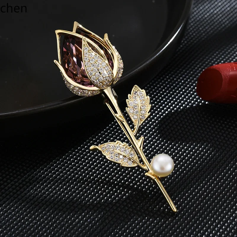 HT Crystal Rose Brooch with Micro Inlaid Zircon Pins for Suit and Apparel Accessories
HT Crystal Rose Brooch with Micro Inlaid Zircon Pins for Suit and Apparel Accessories