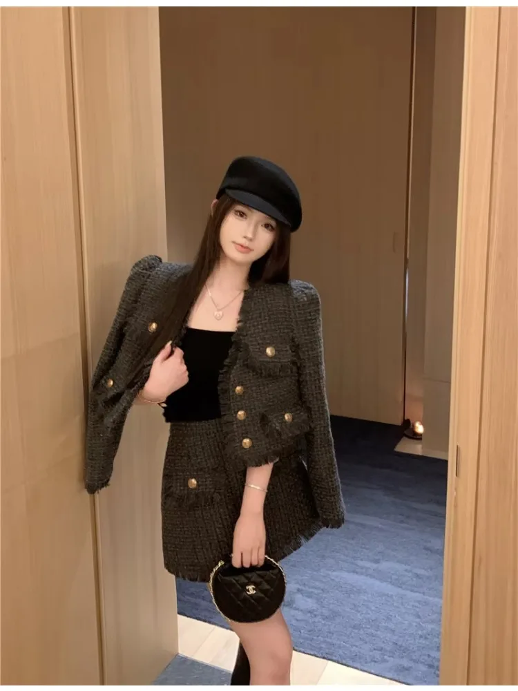 Insozkdg 2024 High-end Quality Skirt Suits Noble Lady Tweed Tassel Jacket + A-line Skirt Two-piece Set Women Female Office Lady
Insozkdg 2024 High-end Quality Skirt Suits Noble Lady Tweed Tassel Jacket + A-line Skirt Two-piece Set Women Female Office Lady