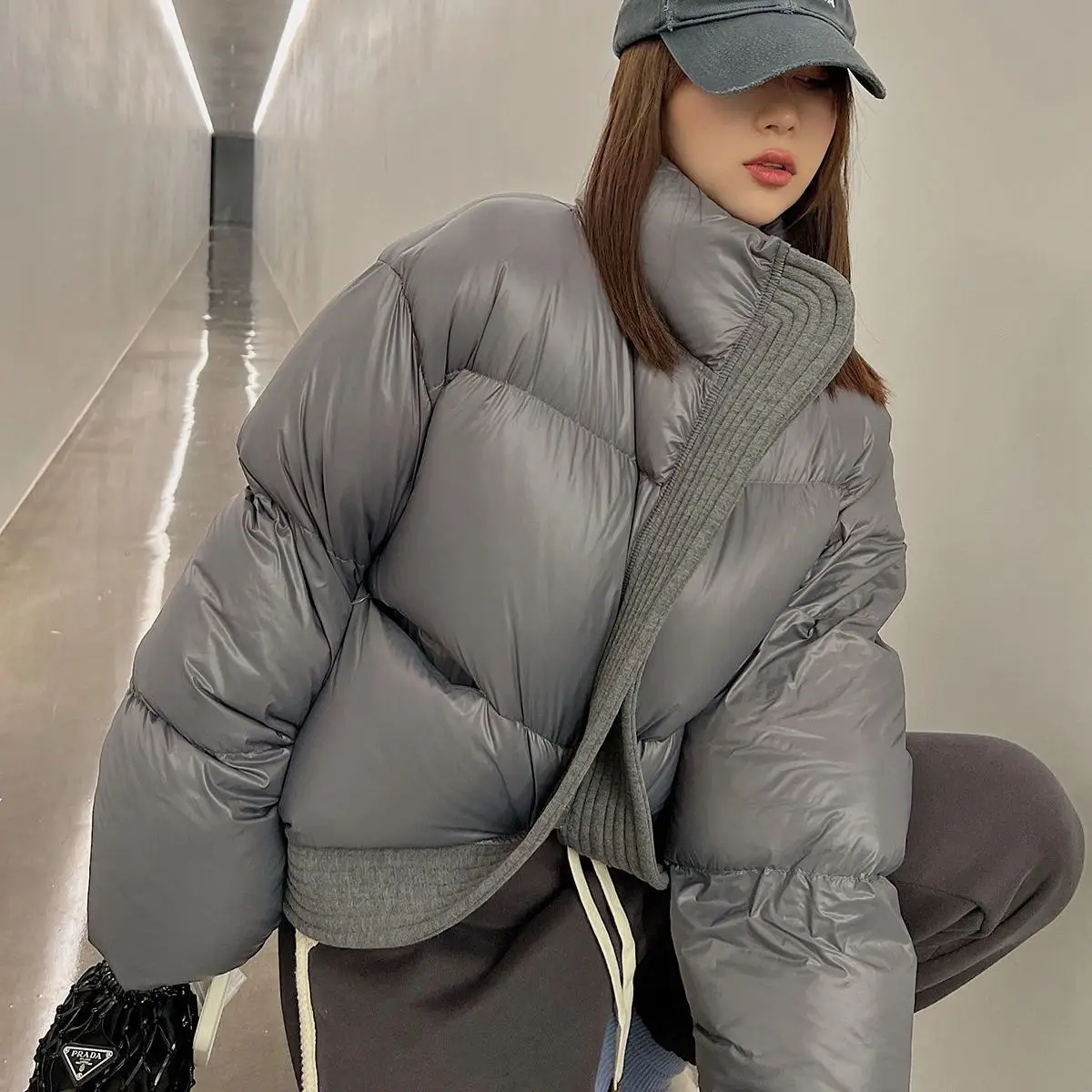 Thickened Design Women Cotton Jacket Short Paragraph Loose and Casual Korean Style 2023 New Winter Fashion
Thickened Design Women Cotton Jacket Short Paragraph Loose and Casual Korean Style 2023 New Winter Fashion