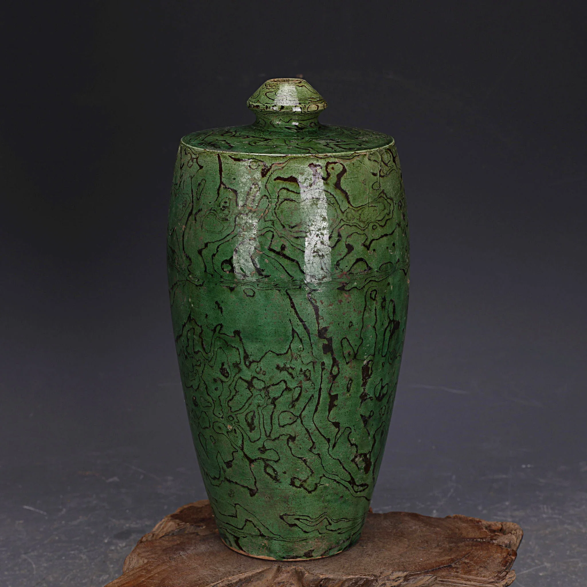 Tang Dynasty Greenland Handmade Twisted Porcelain Plum Vase Antique Porcelain Collection Ornaments
Tang Dynasty Greenland Handmade Twisted Porcelain Plum Vase Antique Porcelain Collection Ornaments