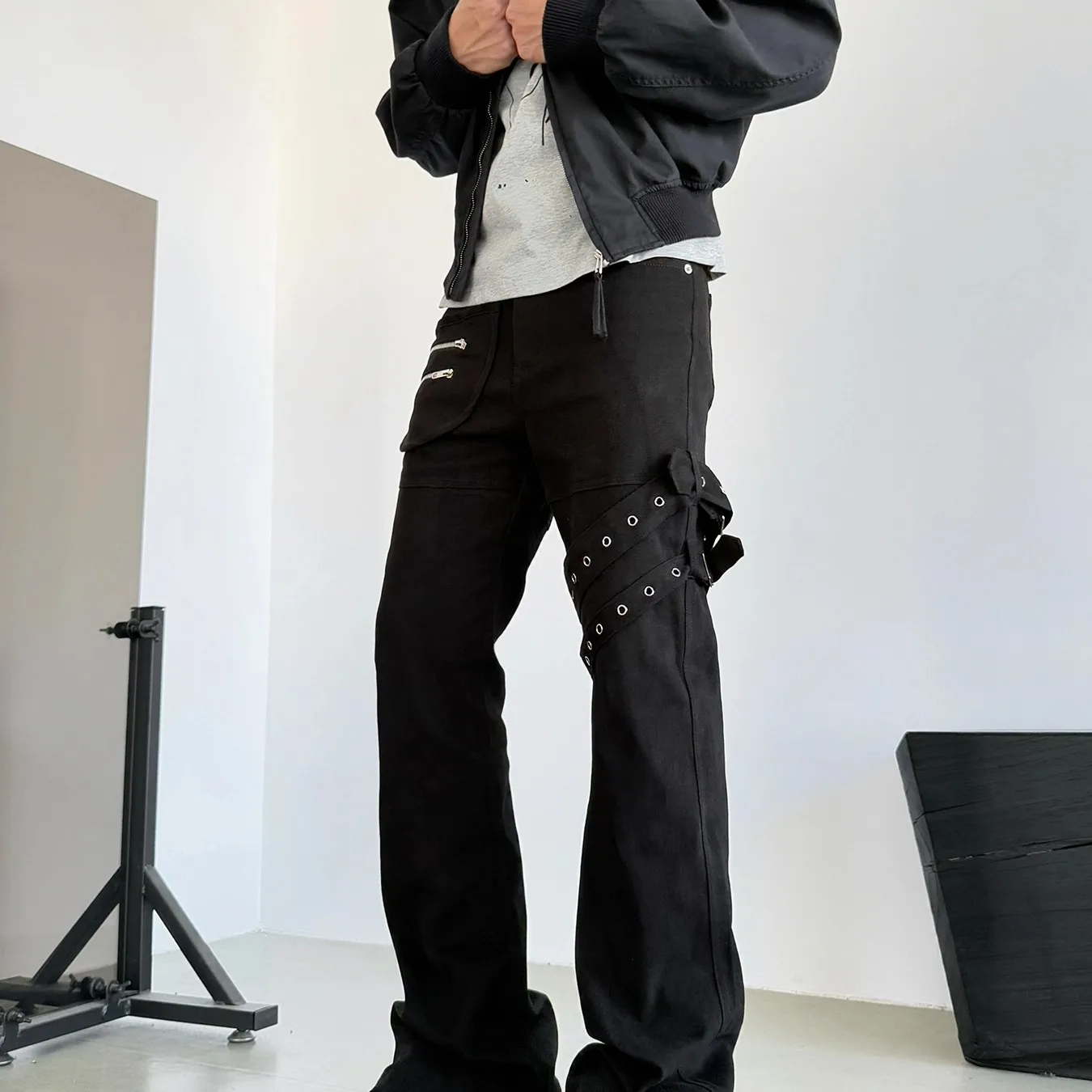 Casual American High Street Vibe Belted Bla Flared Men's Work Pants Slimming Design Versatile Straight Leg Jeans for Teens
Casual American High Street Vibe Belted Bla Flared Men's Work Pants Slimming Design Versatile Straight Leg Jeans for Teens