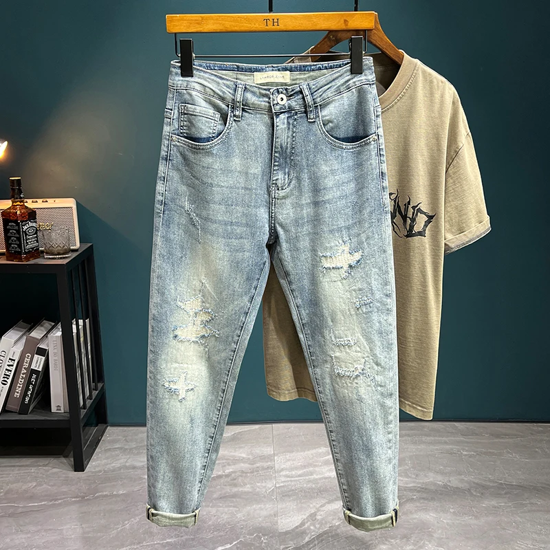 LB8068 Tide graffiti print jeans men Slim small feet summer new light-coloured patch holes elastic nine-minute trousers
LB8068 Tide graffiti print jeans men Slim small feet summer new light-coloured patch holes elastic nine-minute trousers