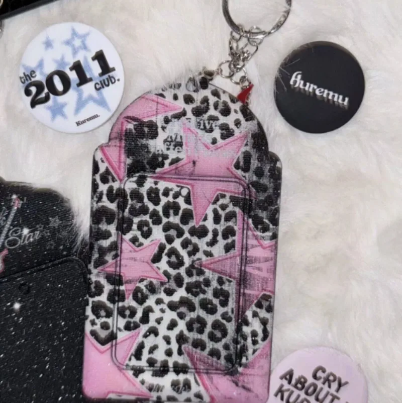 3 Inch Y2K Style Photocard Holder Keychain,Leopard Print / Rockstar Guitar Design with Charm Protector for Kpop Fans Accessories
3 Inch Y2K Style Photocard Holder Keychain,Leopard Print / Rockstar Guitar Design with Charm Protector for Kpop Fans Accessories