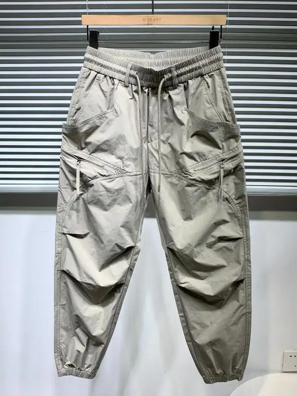 Модные мужские свободные рабочие брюки на осень, повседневные брюки с лоскутным дизайном и манжетами, американские брюки-харланы
Модные мужские свободные рабочие брюки на осень, повседневные брюки с лоскутным дизайном и манжетами, американские брюки-харланы
