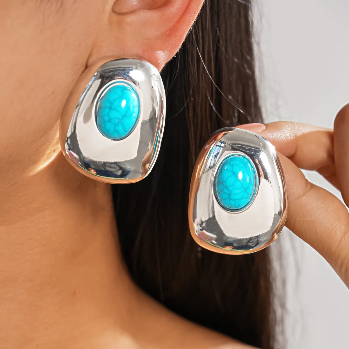 Kshmir Vintage Geometric Metal Resin Stud Earrings for Women European American Personality Party Jewelry Accessory
Kshmir Vintage Geometric Metal Resin Stud Earrings for Women European American Personality Party Jewelry Accessory