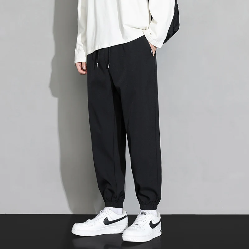 Men's fashionable tapered casual pants with elastic waistband, drawstring, loose fit, comfortable, suitable for all seasons
Men's fashionable tapered casual pants with elastic waistband, drawstring, loose fit, comfortable, suitable for all seasons