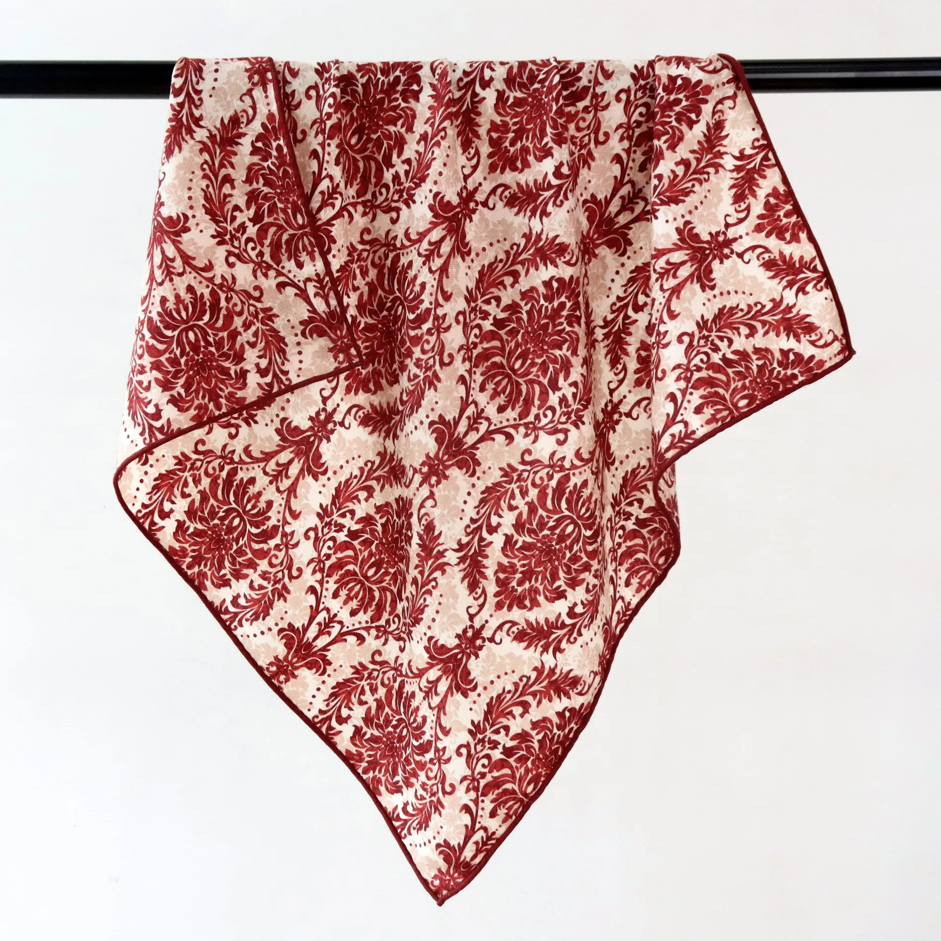 New 70% wool 30% Silk Scarf for Women Shawls Wraps Foulard high quality Scarves Square Pashmina Female Hijab Bandana Kerchief
New 70% wool 30% Silk Scarf for Women Shawls Wraps Foulard high quality Scarves Square Pashmina Female Hijab Bandana Kerchief