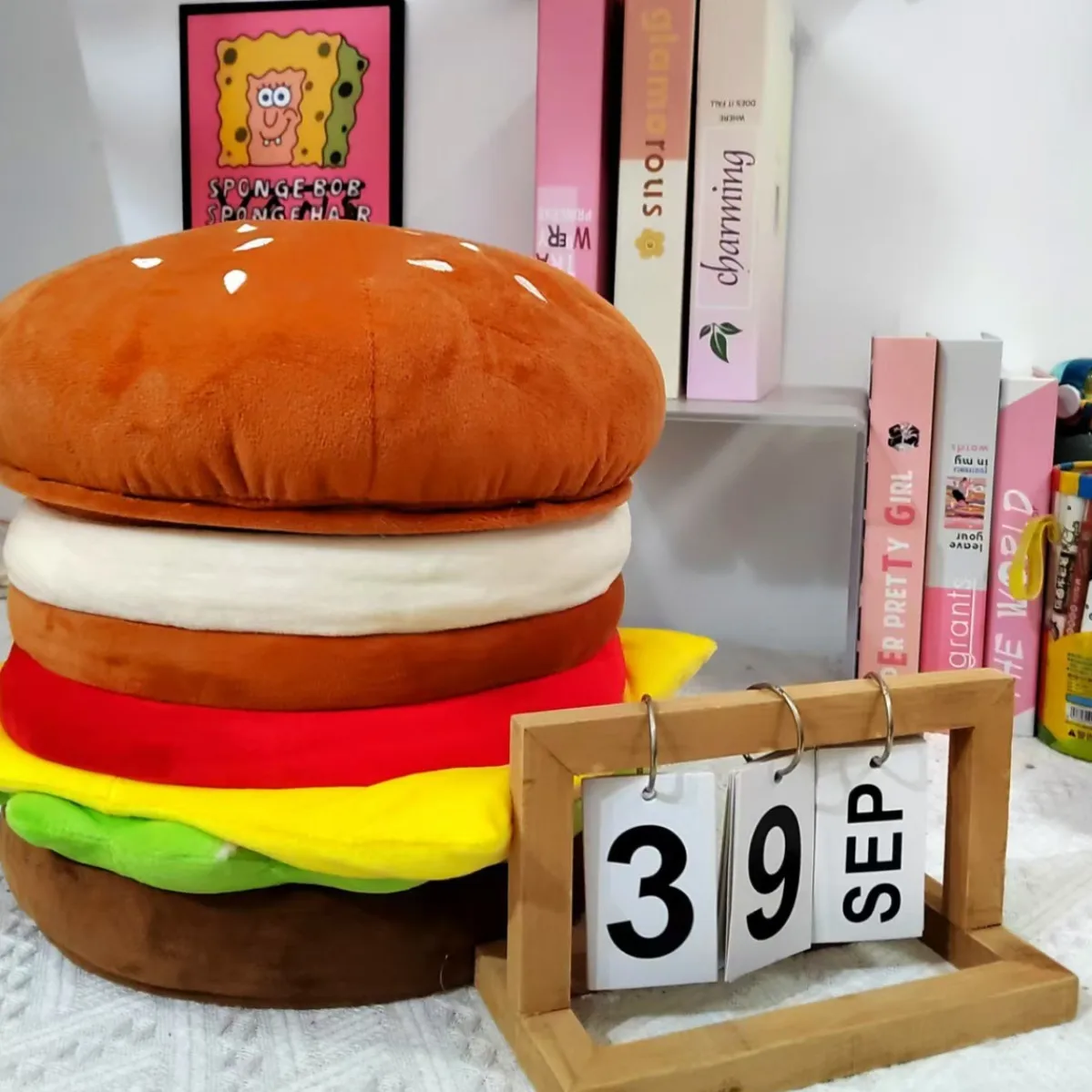 2024 new hamburger storage basket cartoon cute storage box with lid hamburger snack basket miscellaneous storage basket
2024 new hamburger storage basket cartoon cute storage box with lid hamburger snack basket miscellaneous storage basket