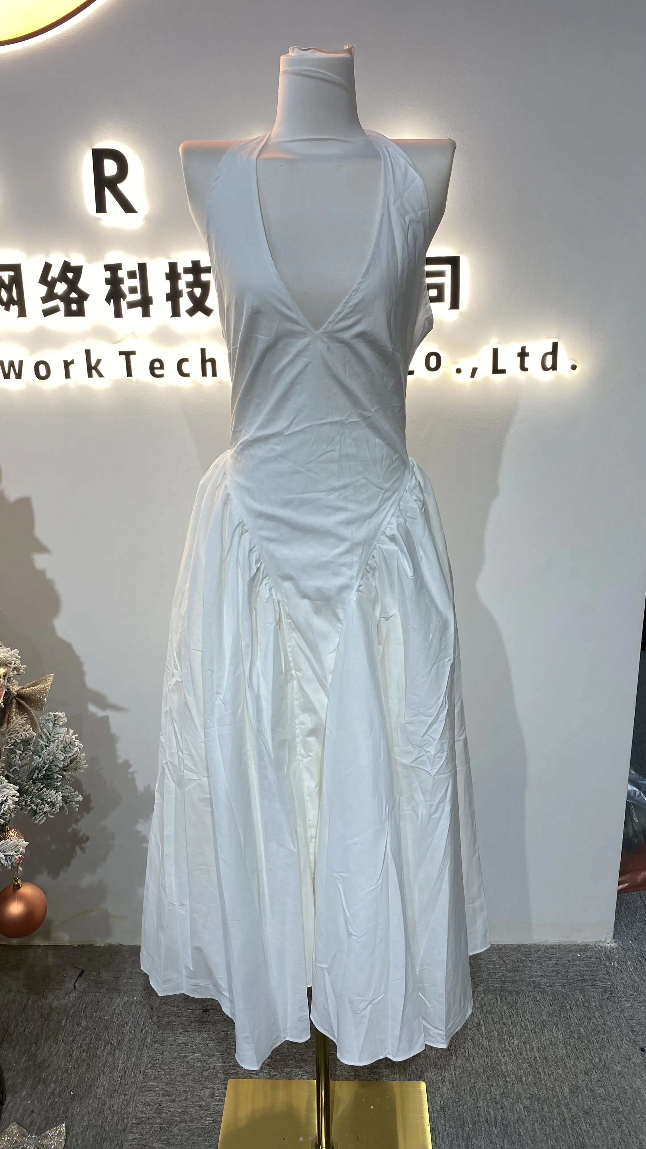 2025 Spring New Temperament Versatile French Halter Backless Festival Halter Backless Dress-GZMM092
2025 Spring New Temperament Versatile French Halter Backless Festival Halter Backless Dress-GZMM092